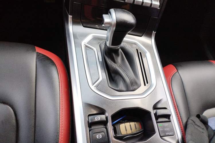 Used Haval H4 2019 Red-Label 1.5 GDIT DCT Luxury Smart Connectivity Model Gear Lever