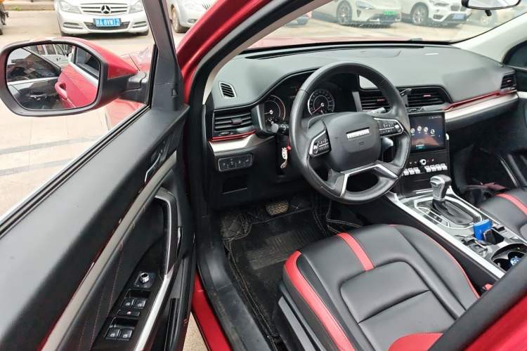 Used Haval H4 2019 Red-Label 1.5 GDIT DCT Luxury Smart Connectivity Model Driver Seat