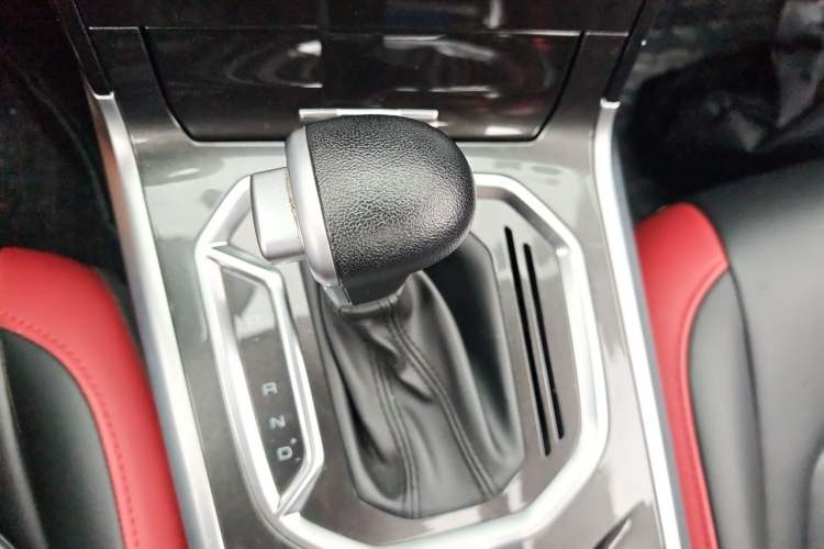 Used Haval H4 2019 Red-Label 1.5 GDIT DCT Luxury Smart Connectivity Model Gear Lever