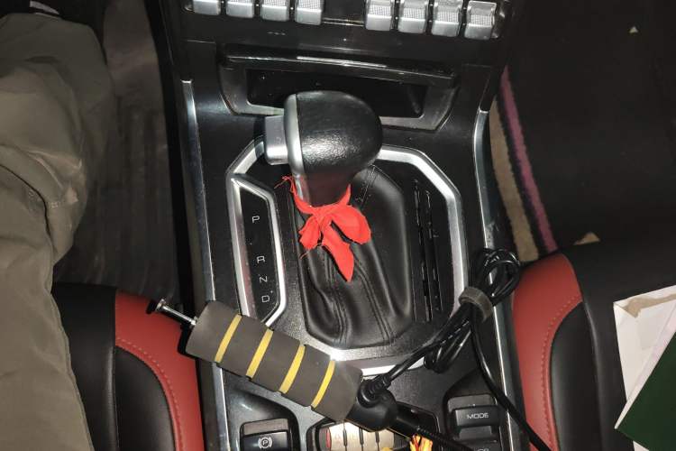 Used Haval H4 2019 Red Label 1.5 GDIT DCT Ultra-Luxury Smart Connectivity Edition Gear Lever