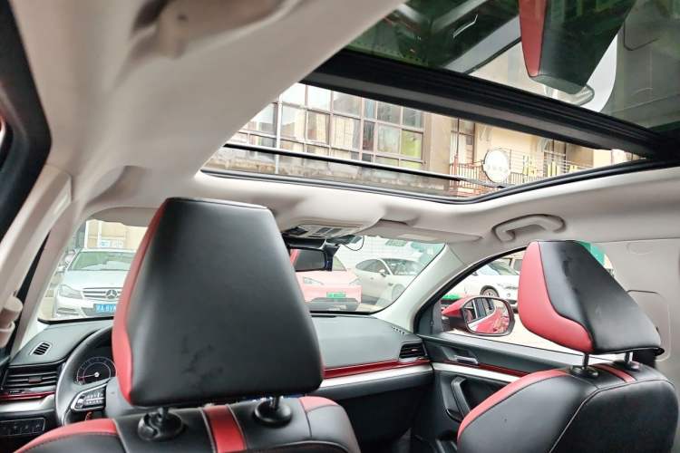 Used Haval H4 2019 Red-Label 1.5 GDIT DCT Luxury Smart Connectivity Model Headliner