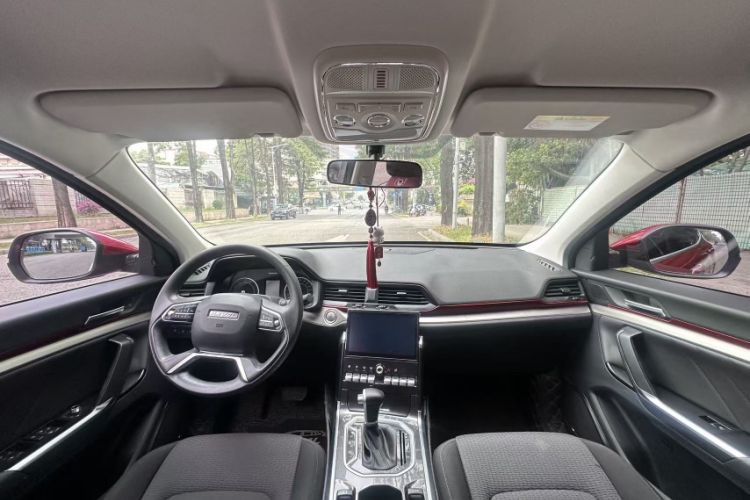 Used Haval H4 2019 Red-Label 1.5 GDIT DCT Elite SmartConnect Edition Interior 1