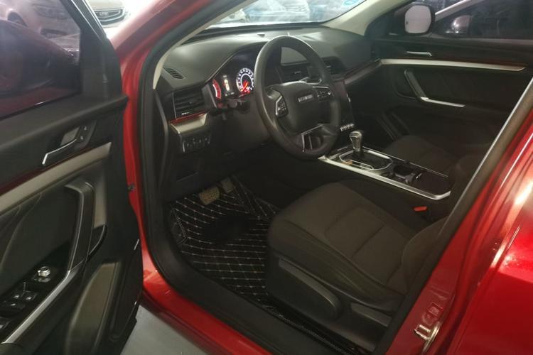 Used Haval H4 2019 Red-Label 1.5 GDIT DCT Elite SmartConnect Edition Interior 2