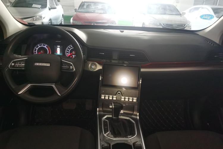 Used Haval H4 2019 Red-Label 1.5 GDIT DCT Elite SmartConnect Edition Interior 3