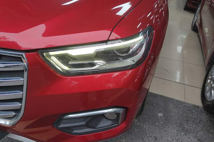 Used Haval H4 2019 Red-Label 1.5 GDIT DCT Elite SmartConnect Edition Left Front Headlight