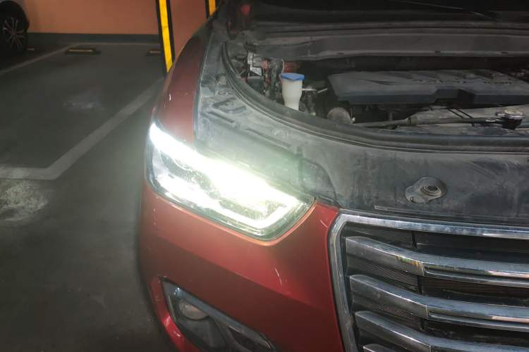 Used Haval H4 2019 Red Label 1.5 GDIT DCT Ultra-Luxury Smart Connectivity Edition Right Front Headlight