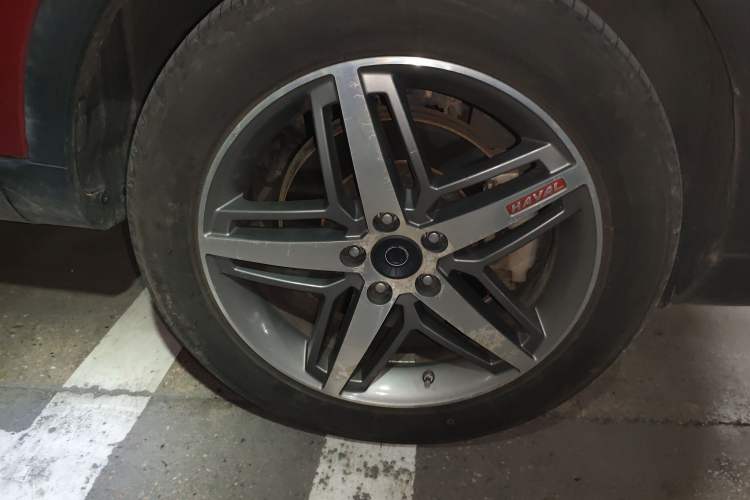 Used Haval H4 2019 Red Label 1.5 GDIT DCT Ultra-Luxury Smart Connectivity Edition Right Front Wheel Hub
