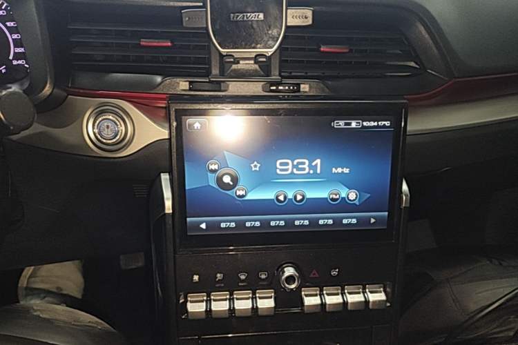 Used Haval H4 2019 1.5 GDIT DCT Luxury Smart Connectivity Version China VI Standard Audio And AC Panel
