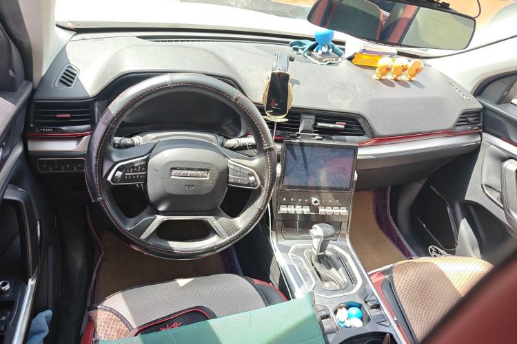 Used Haval H4 2019 Red Label 1.5 GDIT DCT Ultra-Luxury Smart Connectivity Edition Center Console