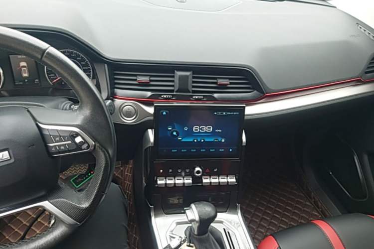 Used Haval H4 2019 Red-Label 1.5 GDIT DCT Luxury Smart Connectivity Model Center Console