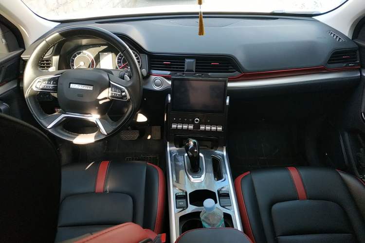 Used Haval H4 2019 1.5 GDIT DCT Luxury Smart Connectivity Version China VI Standard Center Console