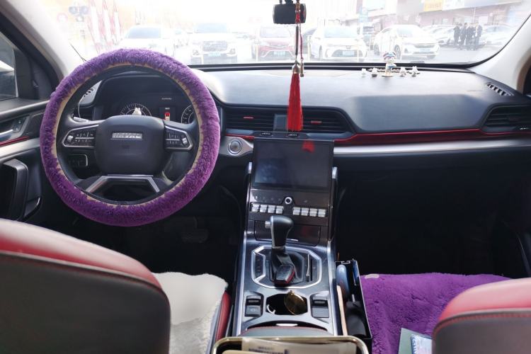 Used Haval H4 2019 Red-Label 1.5 GDIT DCT Luxury Smart Connectivity Model Center Console