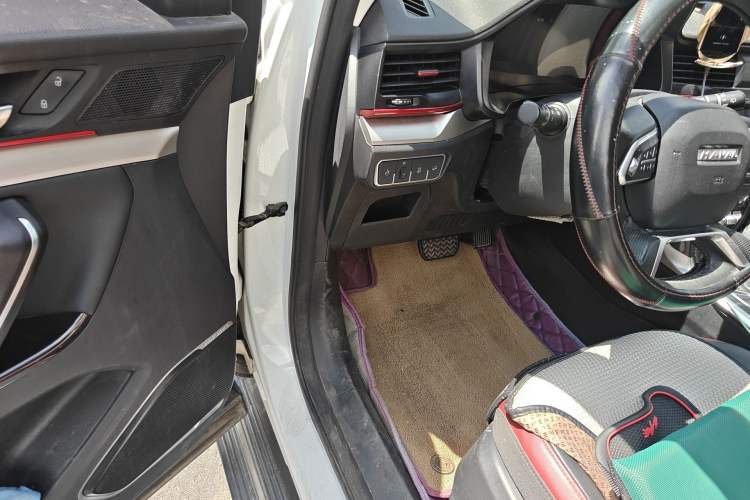 Used Haval H4 2019 Red Label 1.5 GDIT DCT Ultra-Luxury Smart Connectivity Edition Driver Seat