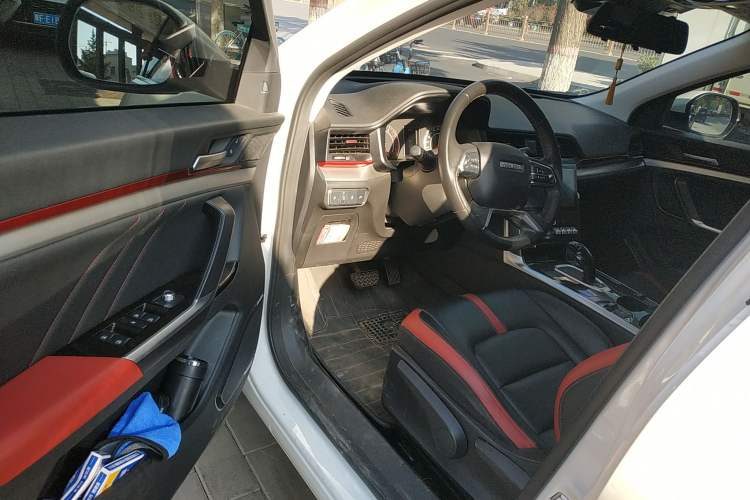 Used Haval H4 2019 1.5 GDIT DCT Luxury Smart Connectivity Version China VI Standard Driver Seat