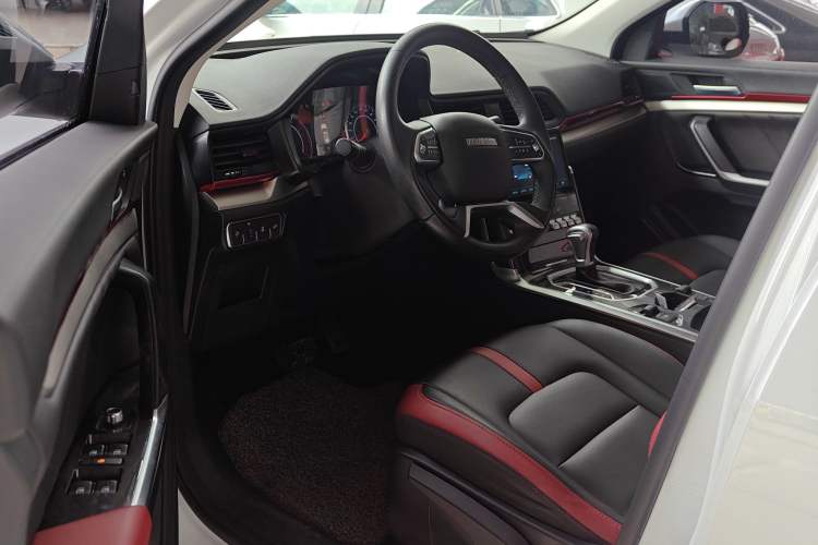 Used Haval H4 2019 Red-Label 1.5 GDIT DCT Luxury Smart Connectivity Model Driver Seat