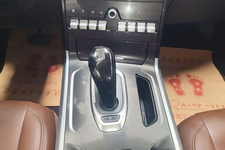 Used Haval H4 2019 1.5 GDIT DCT Luxury Smart Connectivity Version China VI Standard Gear Lever