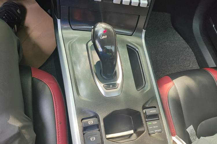 Used Haval H4 2019 1.5 GDIT DCT Luxury Smart Connectivity Version China VI Standard Gear Lever