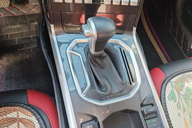 Used Haval H4 2019 Red-Label 1.5 GDIT DCT Luxury Smart Connectivity Model Gear Lever