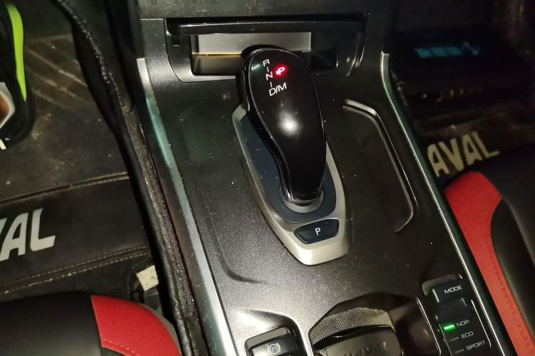 Used Haval H4 2019 1.5 GDIT DCT Luxury Smart Connectivity Version China VI Standard Gear Lever