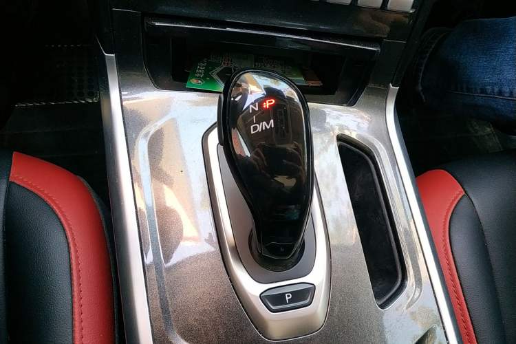 Used Haval H4 2019 1.5 GDIT DCT Luxury Smart Connectivity Version China VI Standard Gear Lever