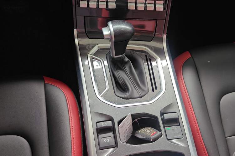 Used Haval H4 2019 Red-Label 1.5 GDIT DCT Luxury Smart Connectivity Model Gear Lever