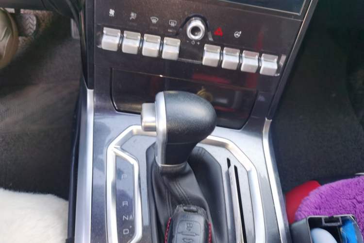 Used Haval H4 2019 Red-Label 1.5 GDIT DCT Luxury Smart Connectivity Model Gear Lever