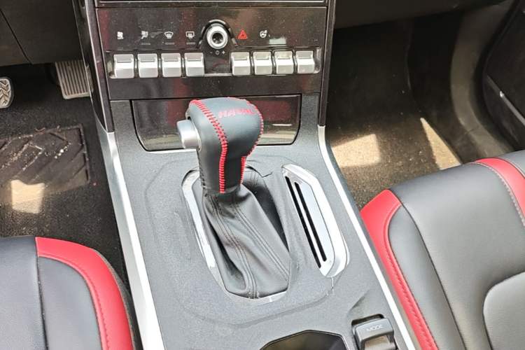 Used Haval H4 2019 Red-Label 1.5 GDIT DCT Luxury Smart Connectivity Model Gear Lever