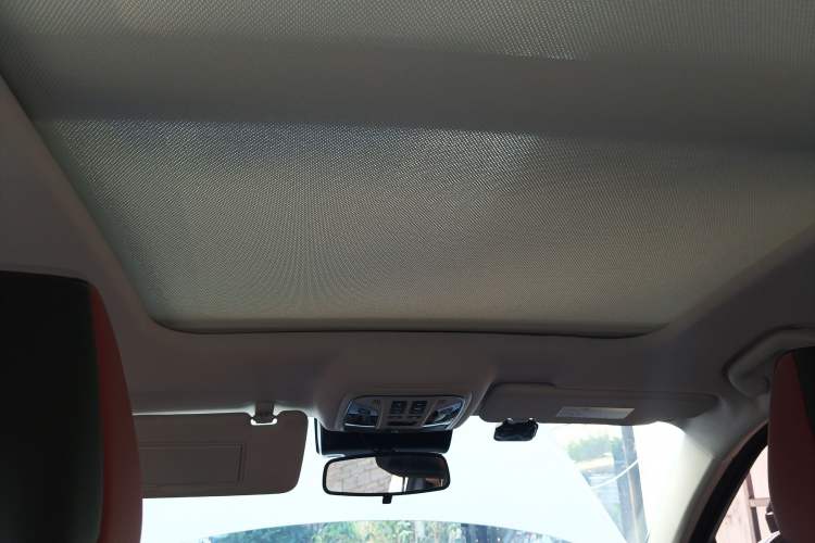 Used Haval H4 2019 Red-Label 1.5 GDIT DCT Luxury Smart Connectivity Model Headliner