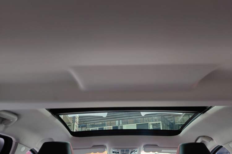 Used Haval H4 2019 Red-Label 1.5 GDIT DCT Luxury Smart Connectivity Model Headliner