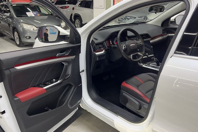 Used Haval H4 2019 1.5 GDIT DCT Luxury Smart Connectivity Version China VI Standard Interior 2