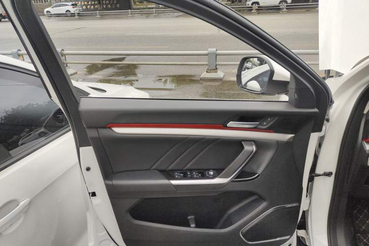 Used Haval H4 2019 1.5 GDIT DCT Elite Smart Connect Version China V Standard Left Front Door Interior