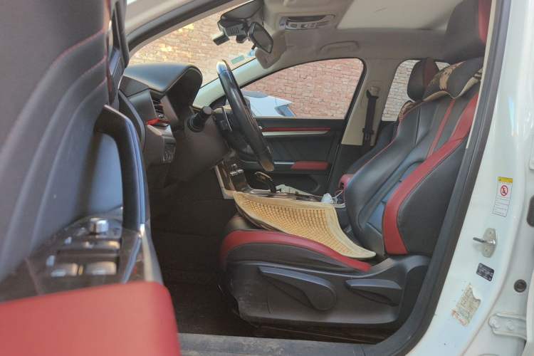 Used Haval H4 2019 1.5 GDIT DCT Luxury Smart Connectivity Version China VI Standard Left Front Seat