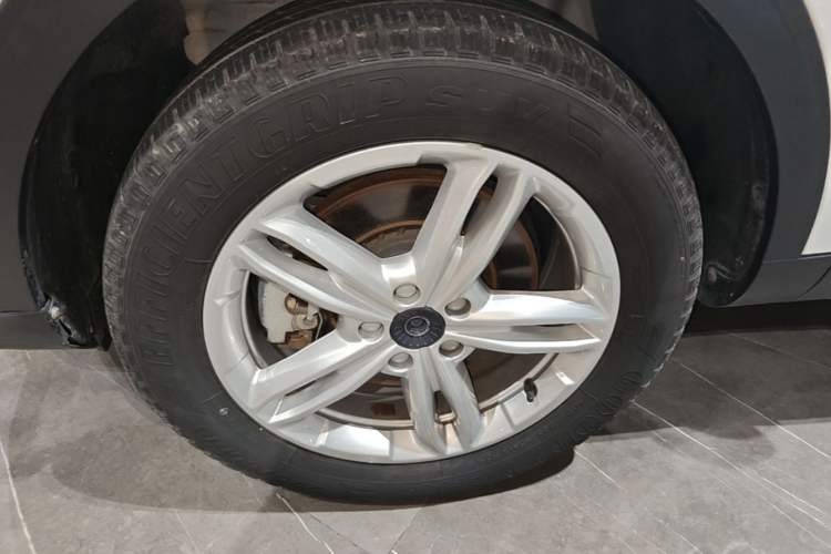 Used Haval H4 2019 Red-Label 1.5 GDIT DCT Luxury Smart Connectivity Model Left Front Wheel Hub