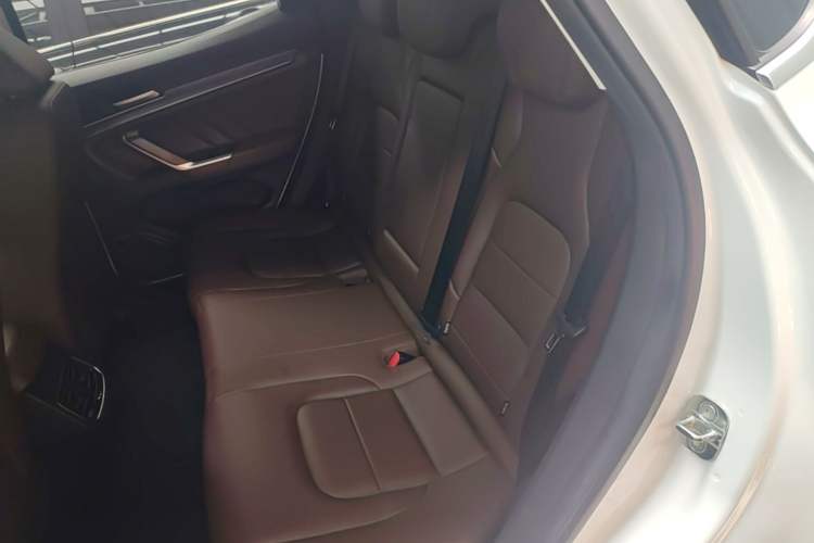 Used Haval H4 2019 1.5 GDIT DCT Luxury Smart Connectivity Version China VI Standard Left Rear Seat