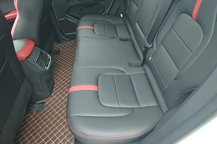 Used Haval H4 2019 Red-Label 1.5 GDIT DCT Luxury Smart Connectivity Model Left Rear Seat