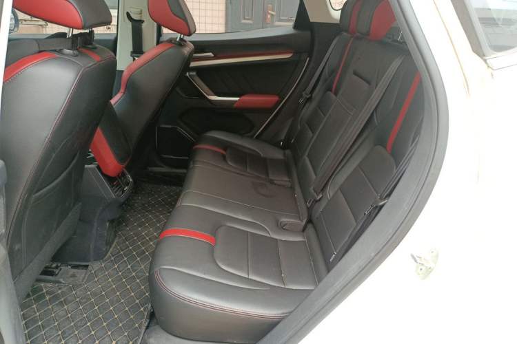 Used Haval H4 2019 1.5 GDIT DCT Luxury Smart Connectivity Version China VI Standard Left Rear Seat