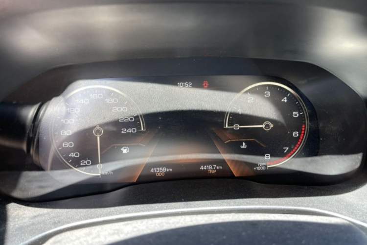 Used Haval H4 2019 Red Label 1.5 GDIT DCT Ultra-Luxury Smart Connectivity Edition Odometer Close Up