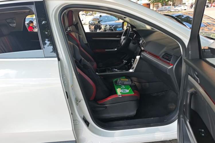 Used Haval H4 2019 1.5 GDIT DCT Luxury Smart Connectivity Version China V Standard Right Front Seat