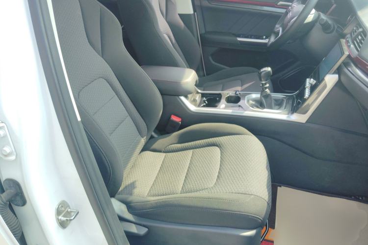 Used Haval H4 2019 1.5 GDIT Manual Elite Smart Connect Version China V Standard Right Front Seat