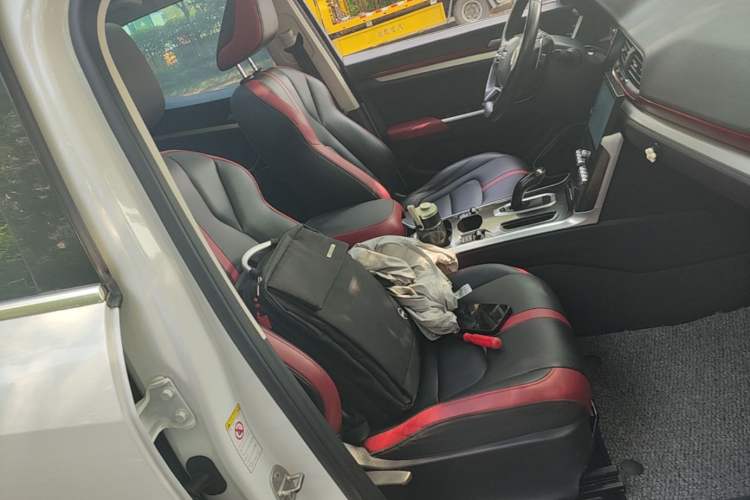 Used Haval H4 2019 1.5 GDIT DCT Luxury Smart Connectivity Version China VI Standard Right Front Seat