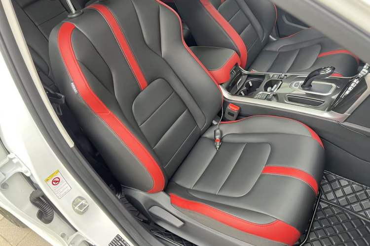Used Haval H4 2019 1.5 GDIT DCT Luxury Smart Connectivity Version China VI Standard Right Front Seat