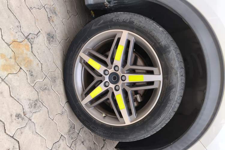 Used Haval H4 2019 Red Label 1.5 GDIT DCT Ultra-Luxury Smart Connectivity Edition Right Front Wheel Hub