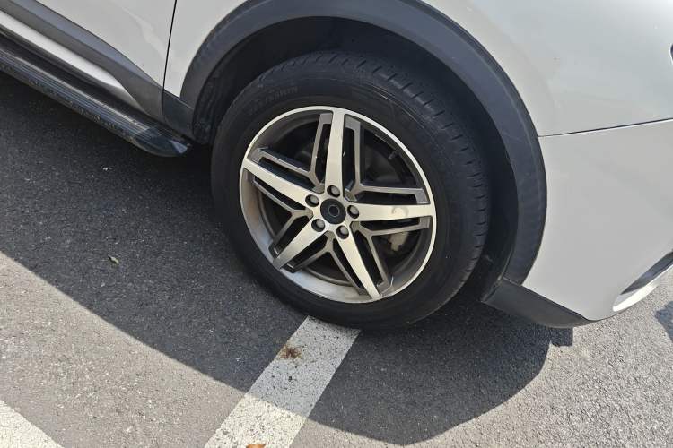 Used Haval H4 2019 Red Label 1.5 GDIT DCT Ultra-Luxury Smart Connectivity Edition Right Front Wheel Hub