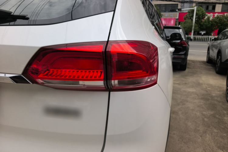 Used Haval H4 2019 1.5 GDIT DCT Ultra-Luxury Smart Connectivity Version China V Standard Right Rear Taillight