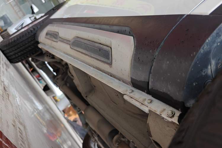Used Haval H4 2019 Red-Label 1.5 GDIT DCT Luxury Smart Connectivity Model Right Side Sill