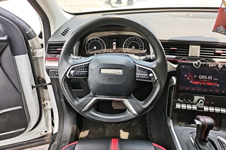 Used Haval H4 2019 Red-Label 1.5 GDIT DCT Luxury Smart Connectivity Model Steering Wheel