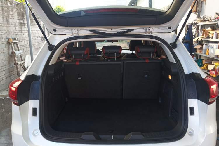 Used Haval H4 2019 Red-Label 1.5 GDIT DCT Luxury Smart Connectivity Model Trunk