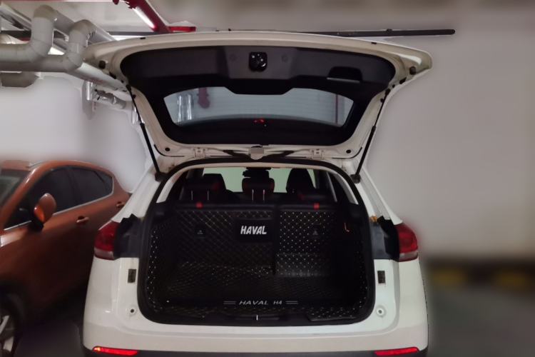 Used Haval H4 2019 1.5 GDIT DCT Luxury Smart Connectivity Version China VI Standard Trunk