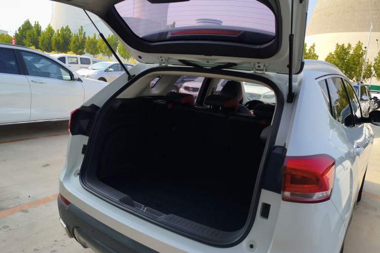 Used Haval H4 2019 1.5 GDIT Manual Luxury Smart Connect Version China V Standard Trunk