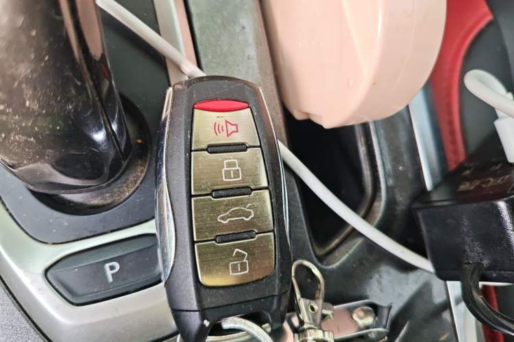 Used Haval H4 2019 1.5 GDIT DCT Luxury Smart Connectivity Version China VI Standard Vehicle Key